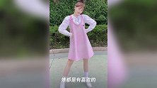 虞书欣追星到韩国,还试穿了传统韩服,看到上身效果,一眼沉沦了