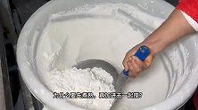 福建大叔用糯米做闽南零食“小金条”，20多个师傅1天只能做1000斤