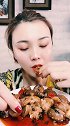 来来来，看看这是多大的蜗牛肉