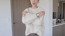 女人无论多大年龄，初春要有一条宽松的白色毛衣，时髦百搭显气质