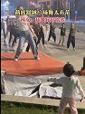 湖南常德：萌娃跟跳广场舞太有范