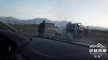 青海都兰无人区偶遇徒步网红生火做饭,原来徒步的伙食这么好