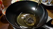 不知道为什么叫避风塘炒蟹，但是螃蟹这么做真的是太好吃了美食趣胃计划 美食分享官