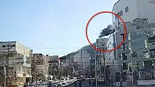 韩国：天外飞车！韩国七旬的哥驾车冲破停车场5楼外墙