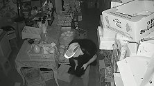 重庆：男子全副武装盗窃超市，结果一双皮鞋出卖了他