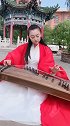 姑娘古筝版《霸王别姬》，弦音弹曲动听，霸气十足，重温经典