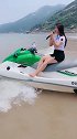 姑娘海边唱一首《狂浪》，别有一番味道