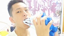 【不作会死】给嘴巴来一次超级大清洗！十个电动牙刷塞嘴巴里面是什么样的感觉