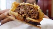 【逛吃北京】车辇店胡同儿里的门钉肉饼，6块钱一个，个大肉厚