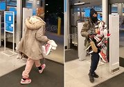 美国两蒙面窃贼抱着大量鞋从商店大摇大摆走出去