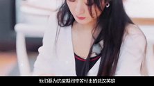 杨超越四仰八叉摔进垃圾堆，谁注意赵丽颖的反应？素质是装不出的