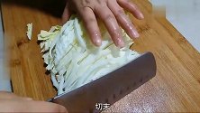 1棵大白菜5两猪肉，让人流口水的家常做法，营养美味，收藏吧