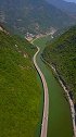 湖北一条溪谷中的水上公路，古昭公路，誉为最美水上公路！