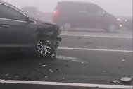 突发！邢台发生严重交通事故 数十辆车连环撞伤亡不明