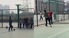 体育老师用排球猛砸学生续 校方：学生考试不达标，老师已停课