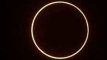 直击日环食笼罩的厦门：太阳变金环闪耀天空 地面如同黄昏