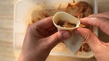 今天看了，师哥包的半圆饺子手法视频