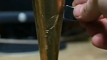 磁铁能吸住黄金难道是黄金掺假了吗？