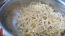 地道农家菜肉烧豆芽，香嫩爽口入味，用来下饭超级棒