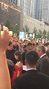 女神的肩带滑落了，她没能和周杰伦走在一起很遗憾