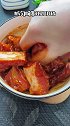 今天给家人做了一道电饭锅焗排骨，操作简单又好吃，一上桌就被抢光了 美食创作人