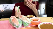 小哥吃巨型春卷，好吃到控制不了自己
