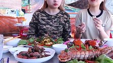 越南美女莎莉和妹妹吃海鲜大餐