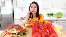 小姐姐直播吃龙虾尾，边聊边吃，看着嘴馋
