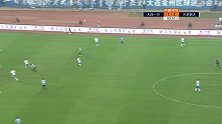 张池明边路推进上演1v5 张翀反应神速将球化解