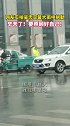 网友实拍吴忠红寺堡交警大雨中执勤，点赞最温情的城市路标！辛苦了，要照顾好自己！