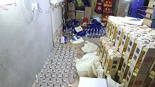直击假冒高档白酒制售现场：用“打点滴”方式将低质酒灌入空瓶内