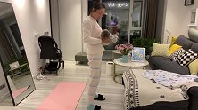 10年瑜伽，5年孕产教练，教你怎样边带宝宝边锻炼之腿训臂