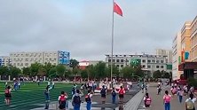 吉林松原：震撼！校园奏国歌，学生们原地止步庄严敬礼