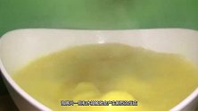 泡腾片有超强的吸水性，将水蛭放进去的那刻，感觉它真遇到克星了