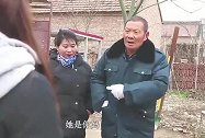 父亲打工带回来一个妈，女儿不让进门，邻居好心收留后惊喜来了！