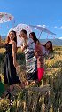 缅甸是个好地方，美女都是成群结队的，这几个小姐姐你要哪个