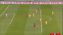韩国队高速反击风生水起 金甫炅后插上甩头攻门