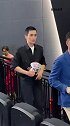 朱一龙 出席电影峰爆 映后，龙哥听到有人喊他立刻回头那一刻有被帅到 娱乐评论大赏