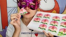 小姐姐吃“寿桃巧克力”粉嫩桃子写着寿，香脆柔滑真好吃