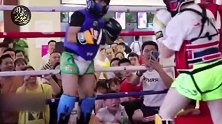 小男孩杀上搏击擂台，勇往直前打得对手无力还击！