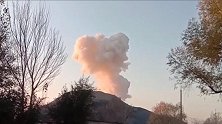 鞍山一工厂制铝车间发生爆炸 现场腾起蘑菇云 无人员伤亡