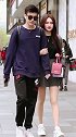 俊男靓女，白衣服的小姐姐更好看