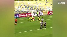 梅西苏牙式点球配合真好用 这对门将来说太难了