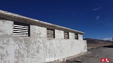 新藏线狼咬死两驴友的地方，寸草不生，驴友露营要注意安全