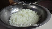 二美：大米粥做发面饼，1锅牛肉汤，当看到老爸的吃相，格外高兴