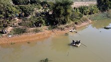 网传广西3村民在警方抓赌时跳江逃跑失联 官方及知情人还原事件