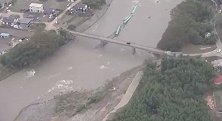 “海贝思”已致日本74人死亡 有避难所拒收流浪汉 安倍作回应