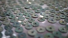 浙江嘉兴：施工现场挖出1600枚古钱币，疑是古人逃难时埋下