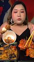 268斤的胖姐吃麻辣串、臭豆腐、牛肉丸