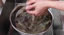 海边人做咸虾，这种做法外地人看着都怕，当地人却赞不绝口